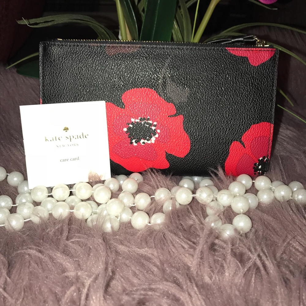 Kate Spade❤️👑 - Picture 4 of 5